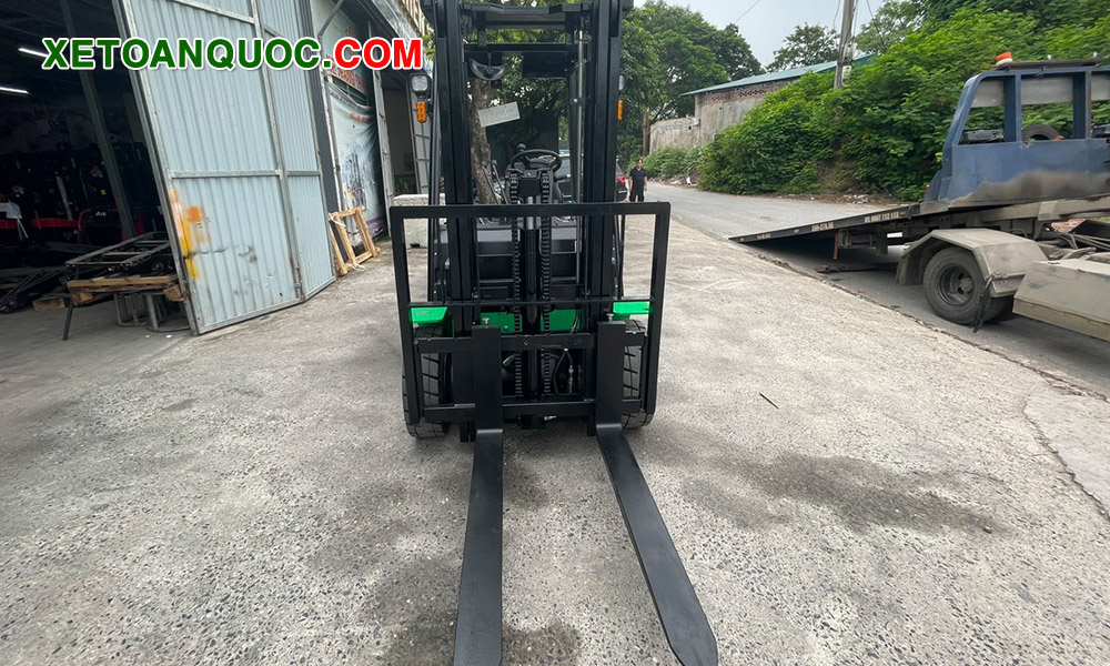 Mặt trước xe nâng