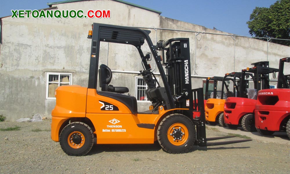 Xe nâng dầu 2.5 tấn Hangcha