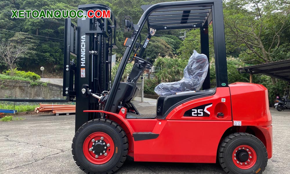 Xe nâng dầu 2.5 tấn Hangcha