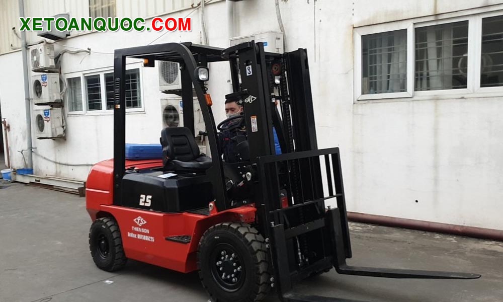 Xe nâng dầu 2.5 tấn Hangcha