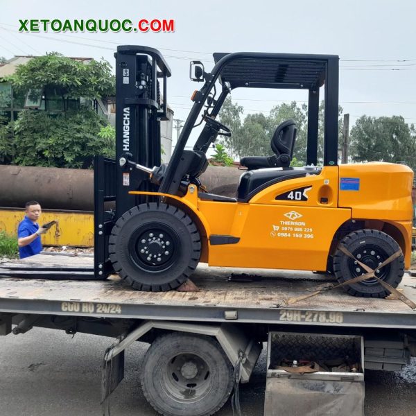 Xe nâng dầu 4 tấn