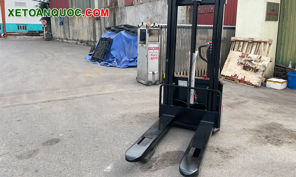 Xe nâng tay điện cao 1 tấn mini - Lithium vô cùng an toàn