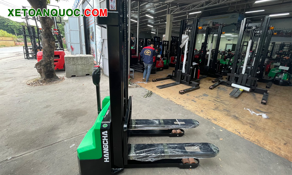 Xe nâng tay điện cao 1 tấn mini - Lithium có thiết kế nhỏ gọn