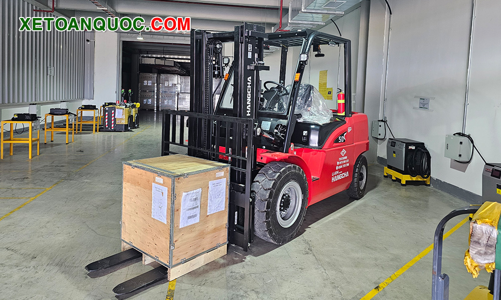 Xe nâng điện 5 tấn Hangcha được ứng dụng trong nhiều lĩnh vực