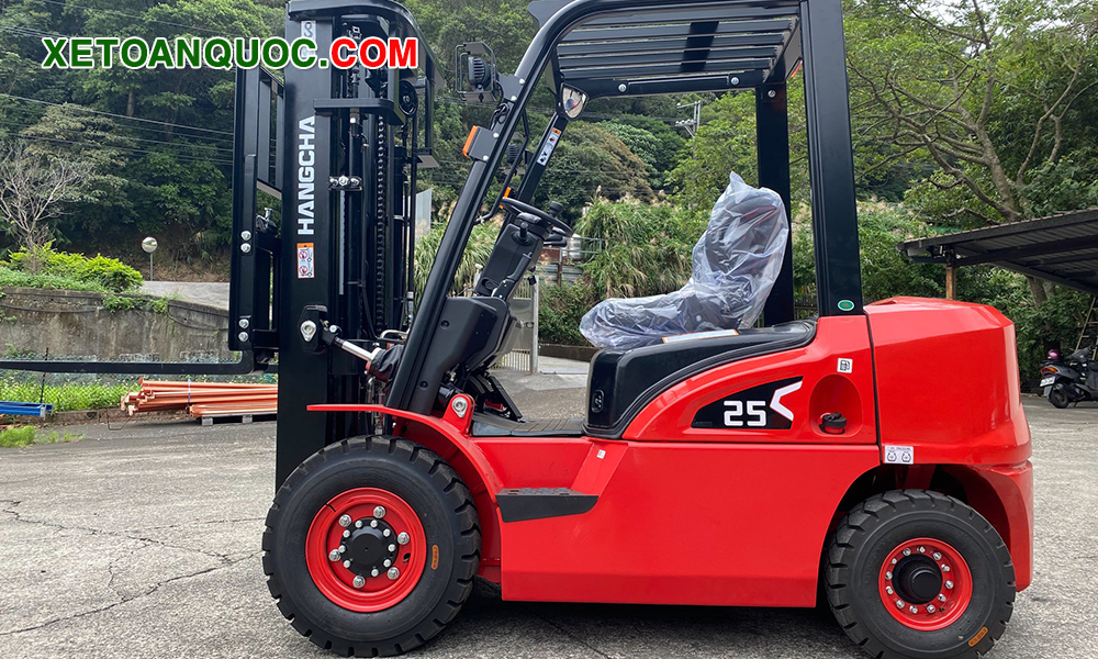 Xe nâng dầu