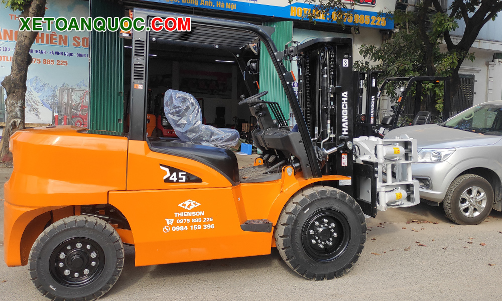 Xe nâng dầu