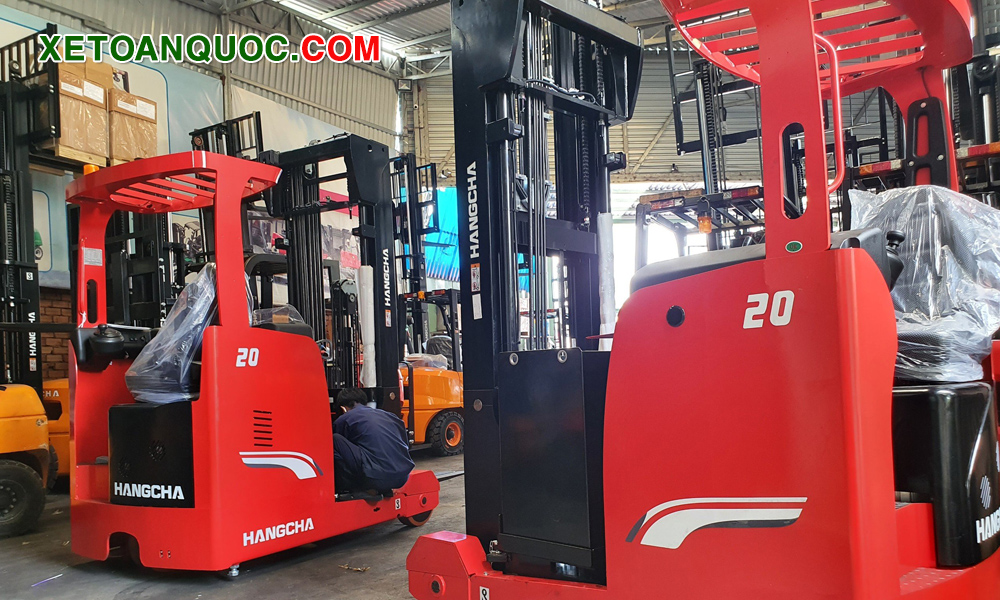 Xe nâng reach truck