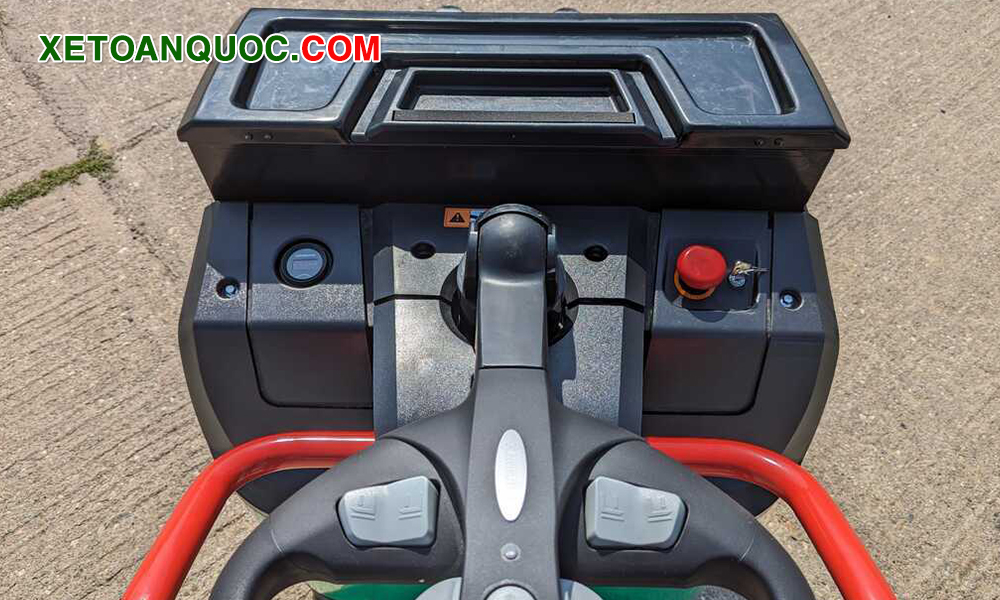 Xe nâng tay điện thấp 2 tấn pin Lithium có thiết kế tiện lợi cho người sử dụng